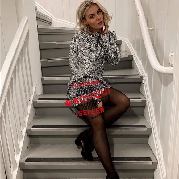 BLOGGERS FAVORITE ZARA SEQUINS DRESS WITH BELT - Picture 4 of 8